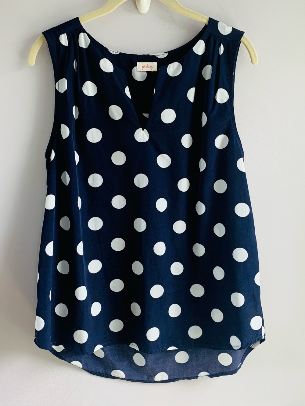 Pixley Top Polka Dot Sleeveless Notch Neck Navy White Office Business Casual EUC